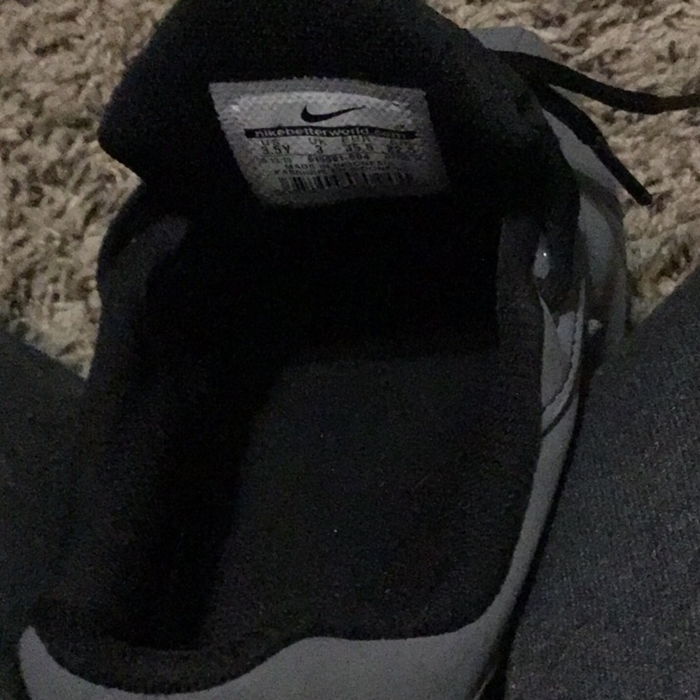 Shoes - Picture 5 of 5